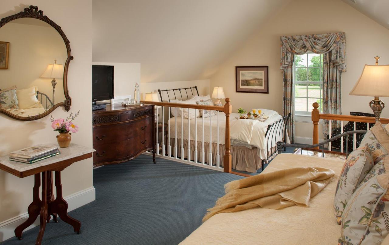 Inn At Warner Hall Gloucester ภายนอก รูปภาพ