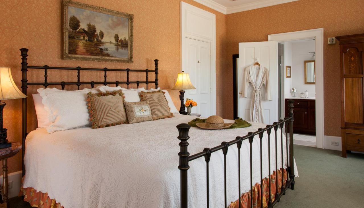 Inn At Warner Hall Gloucester ภายนอก รูปภาพ